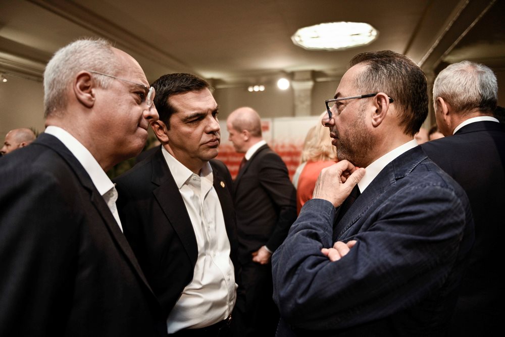 Τσίπρας στους Ευρωσοσιαλιστές: Η Ε.Ε. αντιμετώπισε με ευγένεια το δημοψήφισμα στη Βρετάνια, αλλά όχι το δικό μου (Εικόνες)