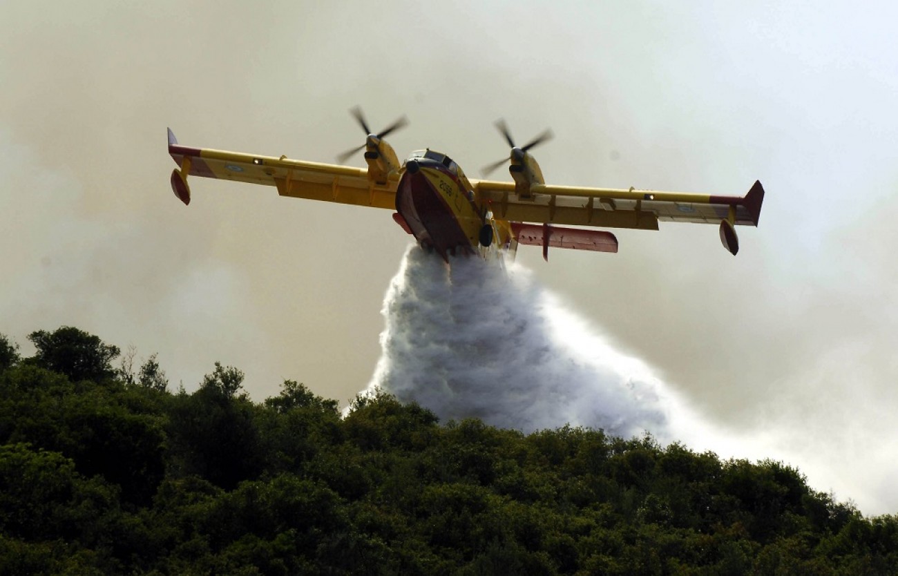 Δύο ελληνικά πυροσβεστικά αεροσκάφη στις φωτιές της Αλβανίας