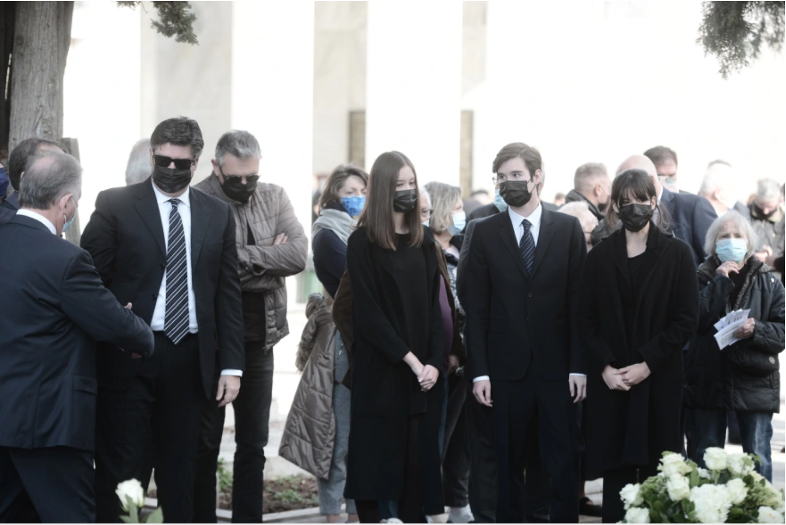 Φώφη Γεννηματά: Πλήθος κόσμου για το 40ήμερο μνημόσυνο στο Α' Νεκροταφείο Αθηνών