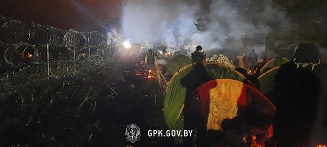 Πολωνία: «Δεν υπάρχει επιστροφή» - Απελπισμένοι οι μετανάστες παγιδευμένοι στα σύνορα