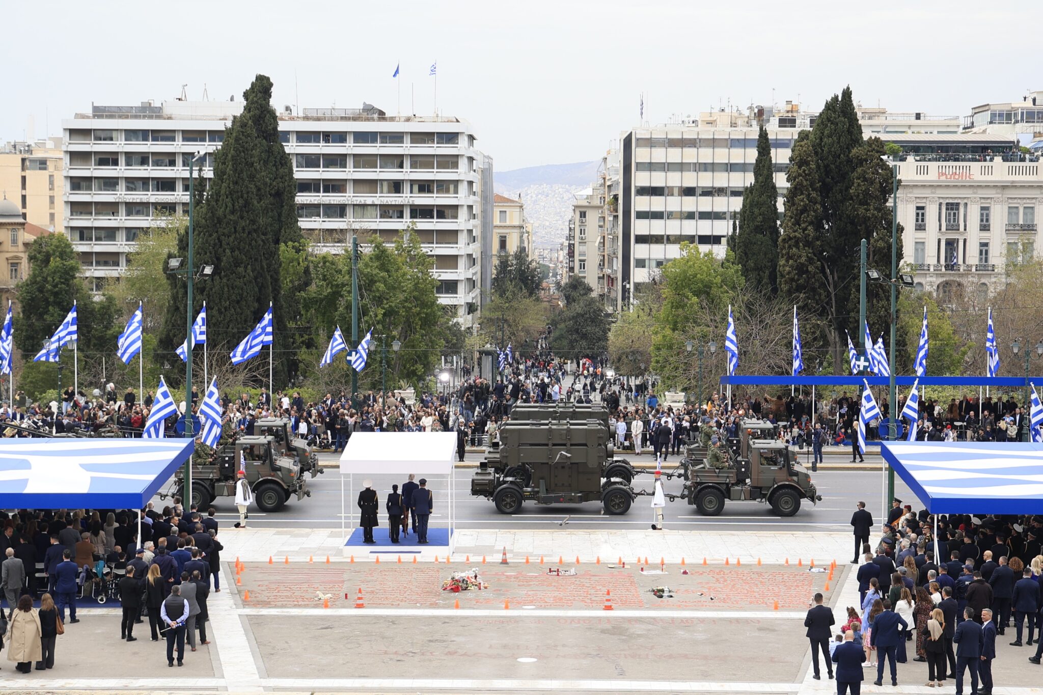 Εορτασμός της 25ης Μαρτίου του 1821 – Live η στρατιωτική παρέλαση στο Σύνταγμα